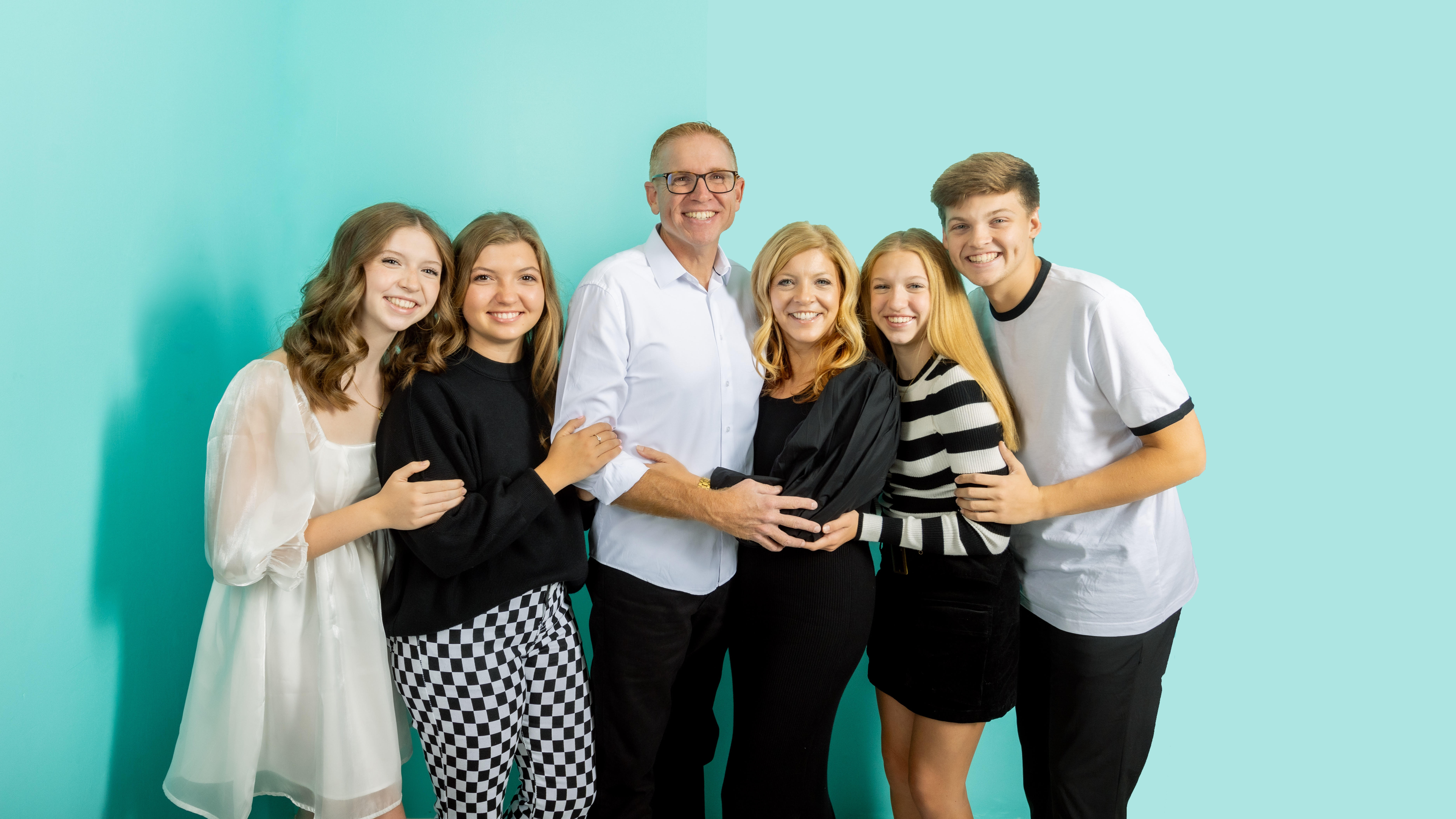 2024-25_Lino_Family.jpg